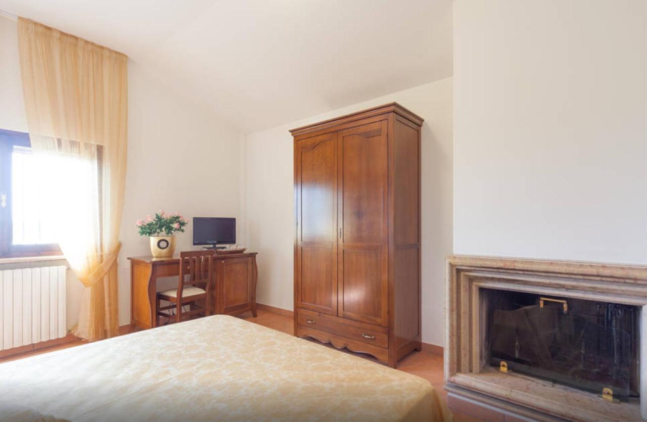 Cascina Tabachera X10 Country House Sirmione Garda Lake Pozzolengo Room photo